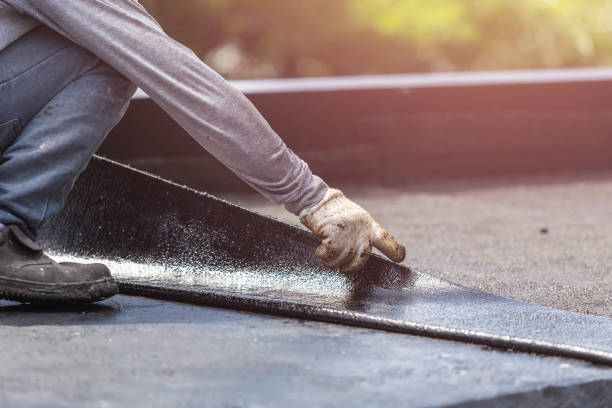 Professional Vapor Barrier Installation technician working in Saint Charles, MI